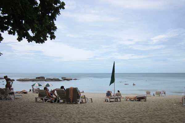Strand Caweng Noi Beach